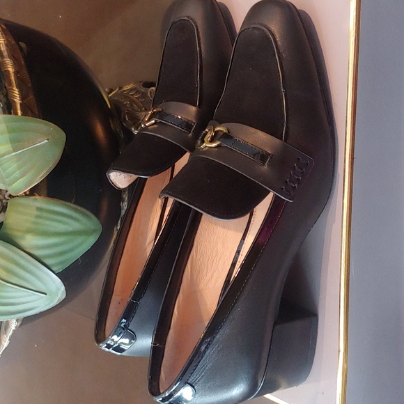 COPY - Shoe - Picture 3 of 6